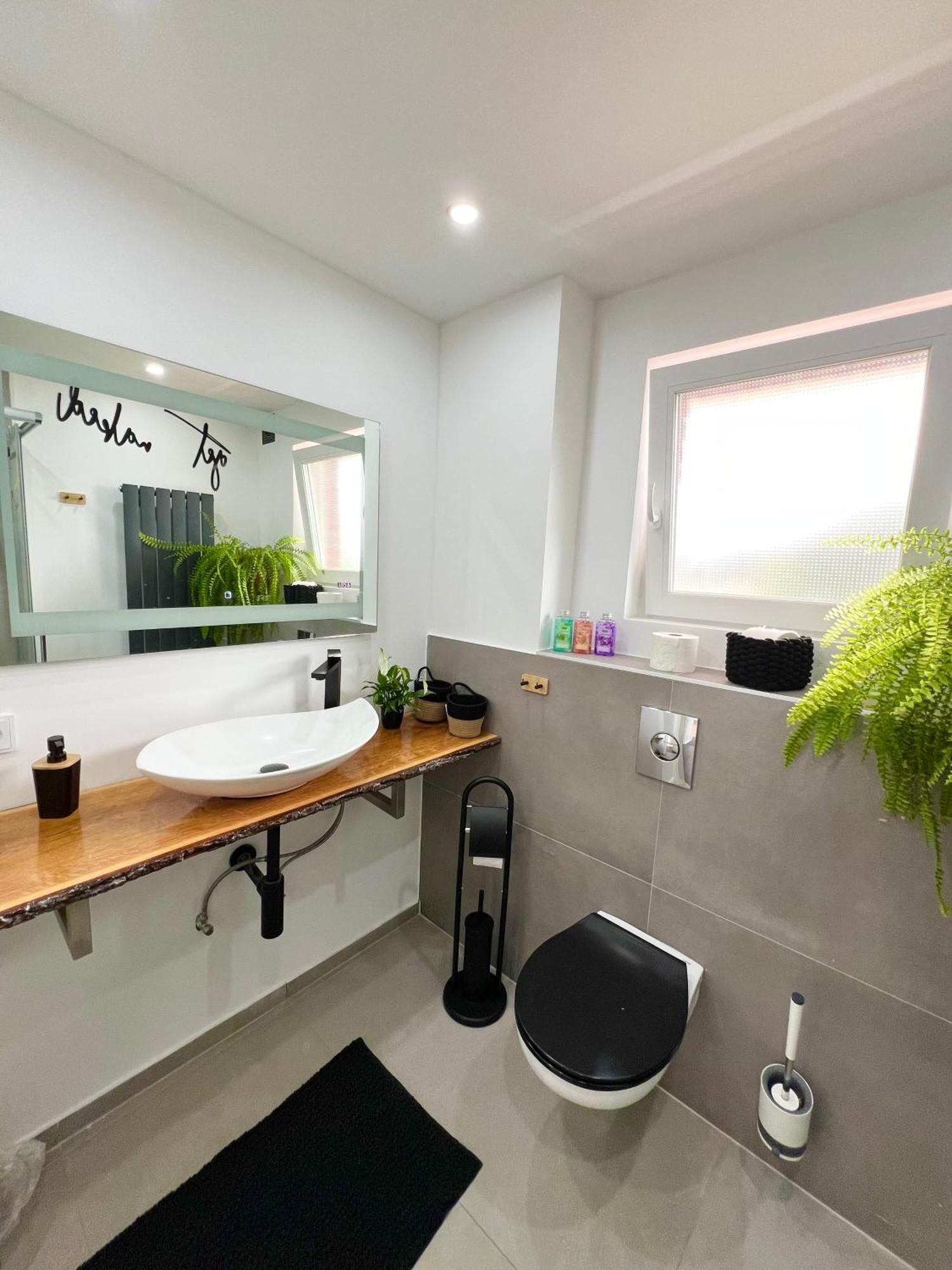 Elegante Apartment In Erftstadt Mit Balkon, Zentral, Bahnhof Nah, Phantasialand Bruehl Bei Cologne Esterno foto