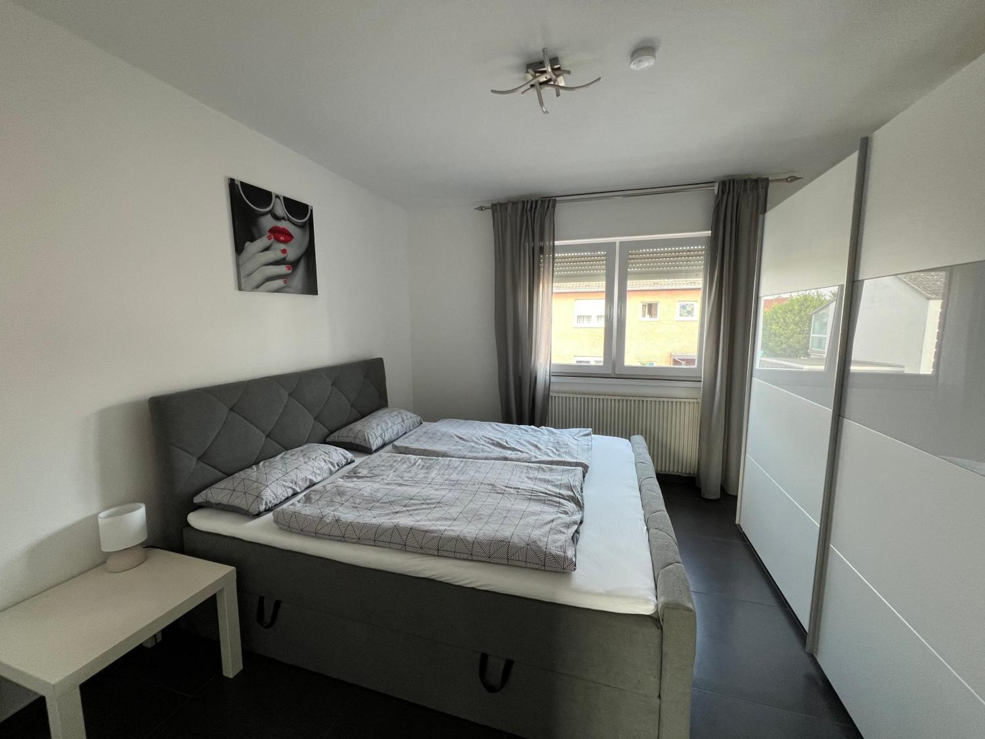 Elegante Apartment In Erftstadt Mit Balkon, Zentral, Bahnhof Nah, Phantasialand Bruehl Bei Cologne Esterno foto