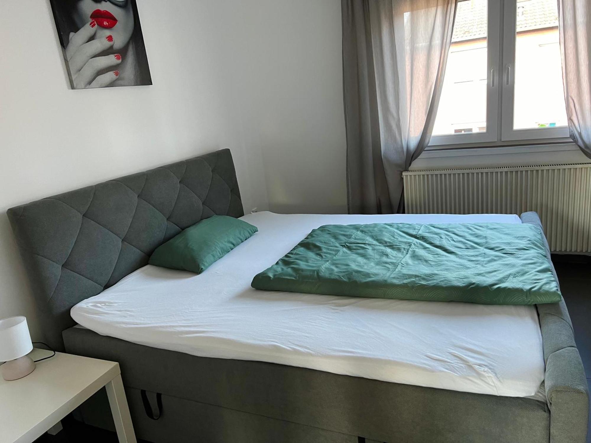 Elegante Apartment In Erftstadt Mit Balkon, Zentral, Bahnhof Nah, Phantasialand Bruehl Bei Cologne Esterno foto